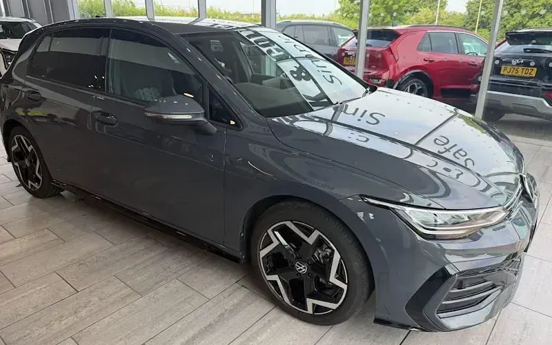 Begagnad VW Golf VIII R-line 150 HK (110 kW) 2026 Halvkombi