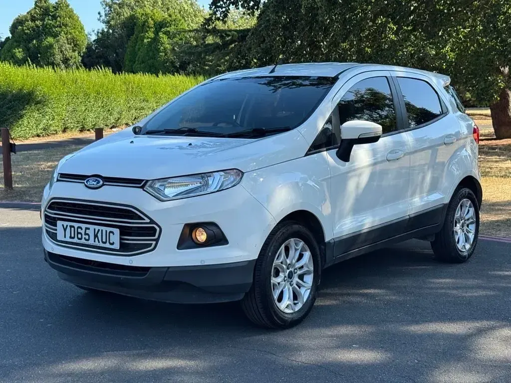 Used Ford Ecosport Zetec 112 HP (82 kW) 2015 White SUV