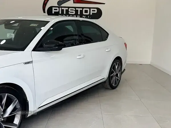 Used Skoda Superb SportlinePlus 190 HP (139 kW) 2022 White Hatchback