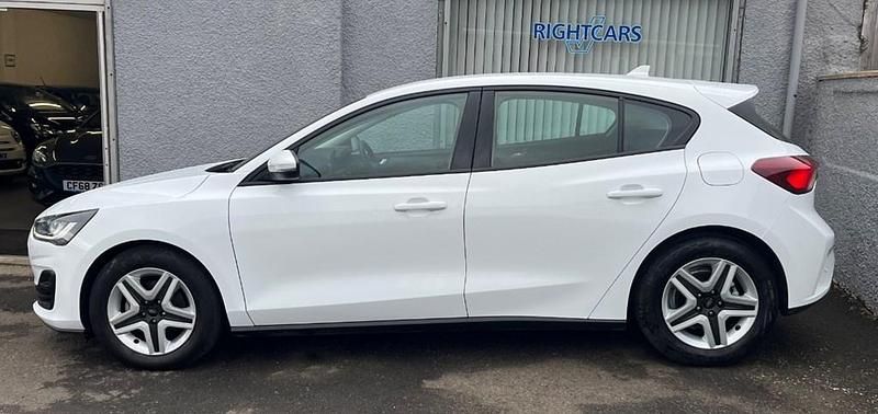 Used Ford Focus Zetec 2022 White Hatchback