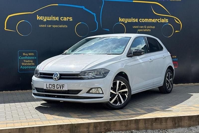 Begagnad VW Polo Beats 80 HK (58 kW) 2019 Silver Halvkombi