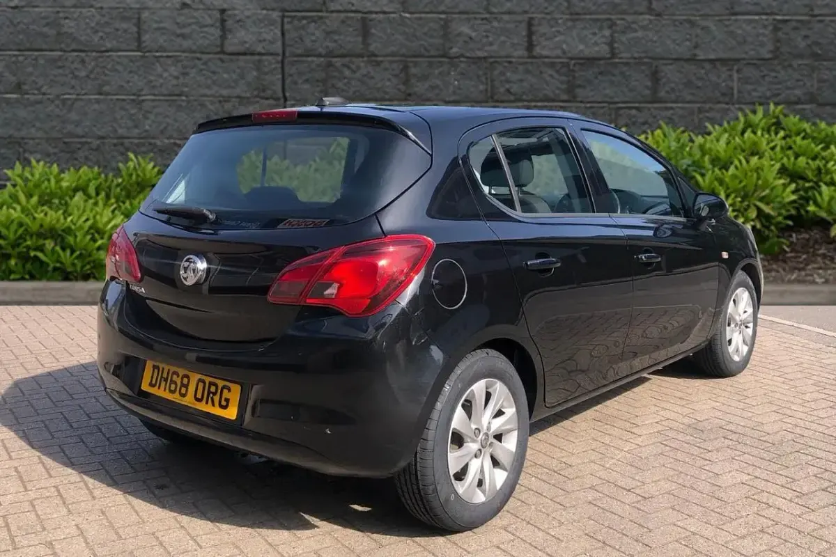 Used Vauxhall Corsa Design Edition 89 HP (65 kW) 2019 Black Hatchback
