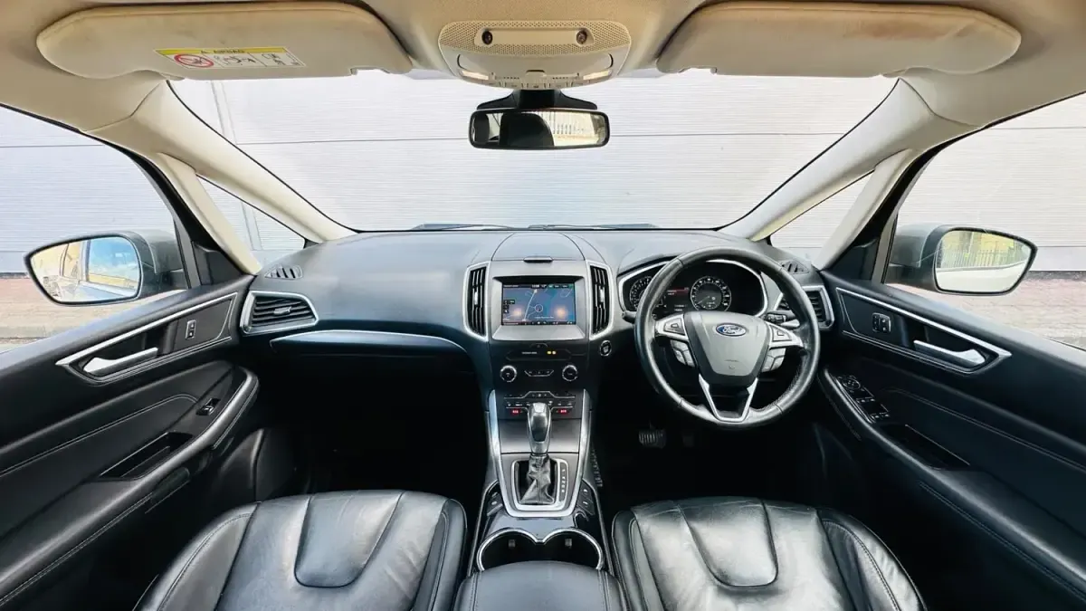 Używany Ford S-MAX Titanium 180 KM (132 kW) 2015 Srebrny Minivan