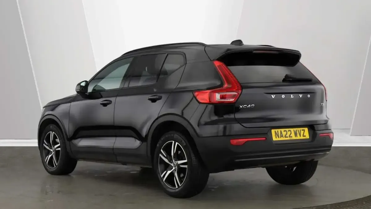 Used Volvo XC40 R-Design 161 HP (118 kW) 2022 SUV