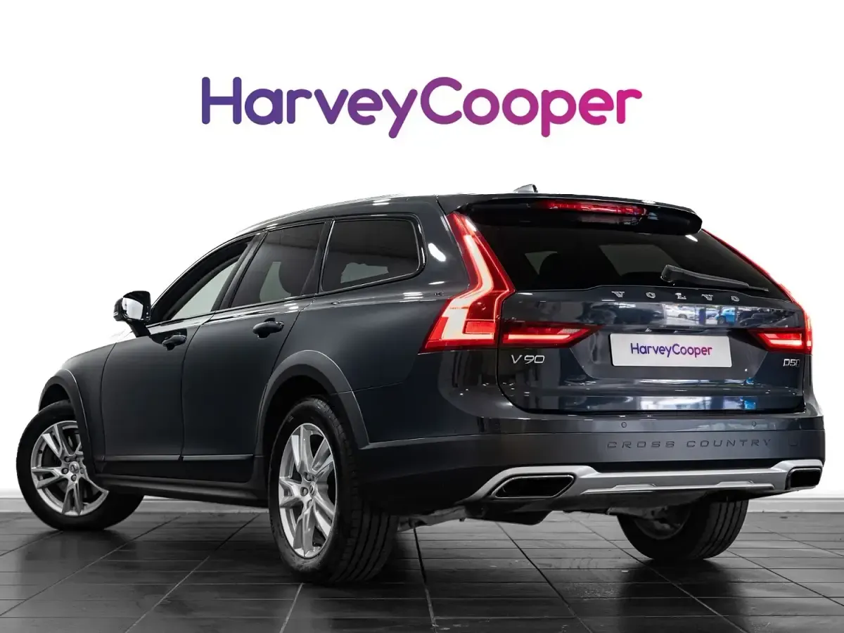 Used Volvo V90 CC Pro 231 HP (169 kW) 2017 Grey Estate