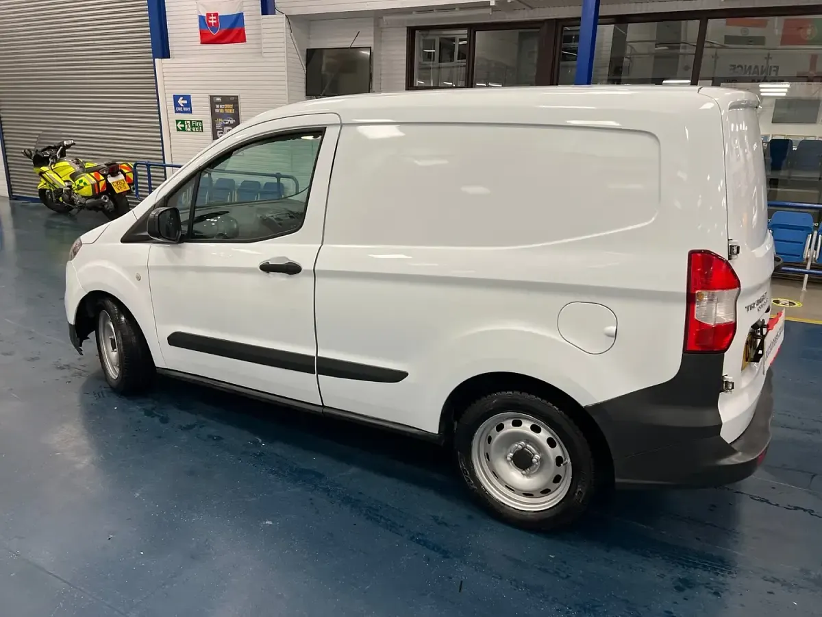Used Ford Transit 100 HP (73 kW) 2021 White Van