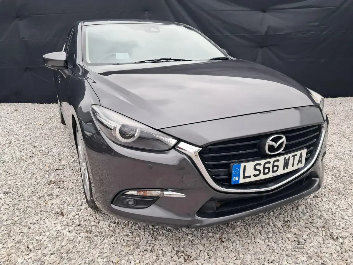 Usado Mazda 3 Inclusive 150 HP (110 kW) 2016 Cinzento Sedan