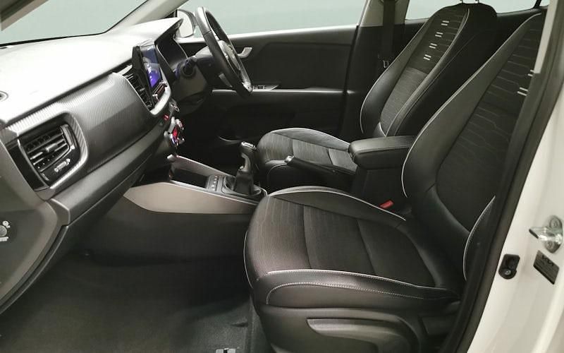 Used Kia Stonic GT-Line S 120 HP (88 kW) 2023 White SUV