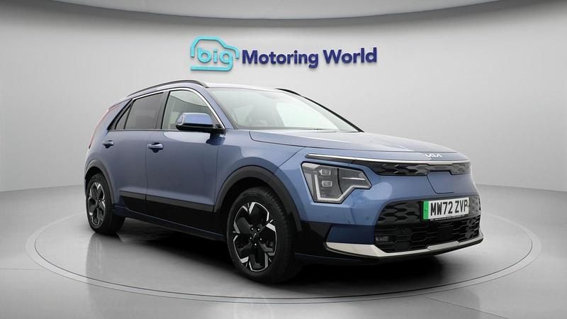 Used Kia e-Niro 147 kW (201 HP) 2022 Blue SUV