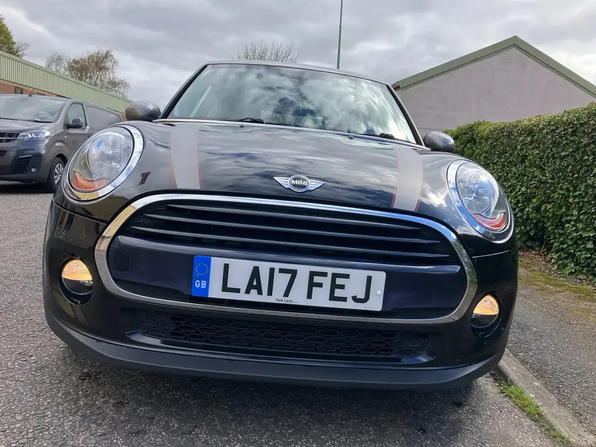 Used Mini Cooper Hatch 136 HP (100 kW) 2017 Black Hatchback