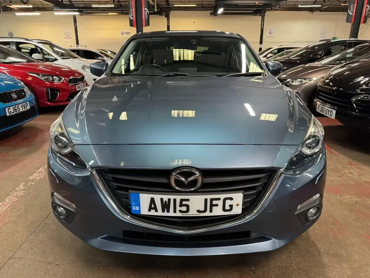 Usado Mazda 3 2015 Azul Utilitario