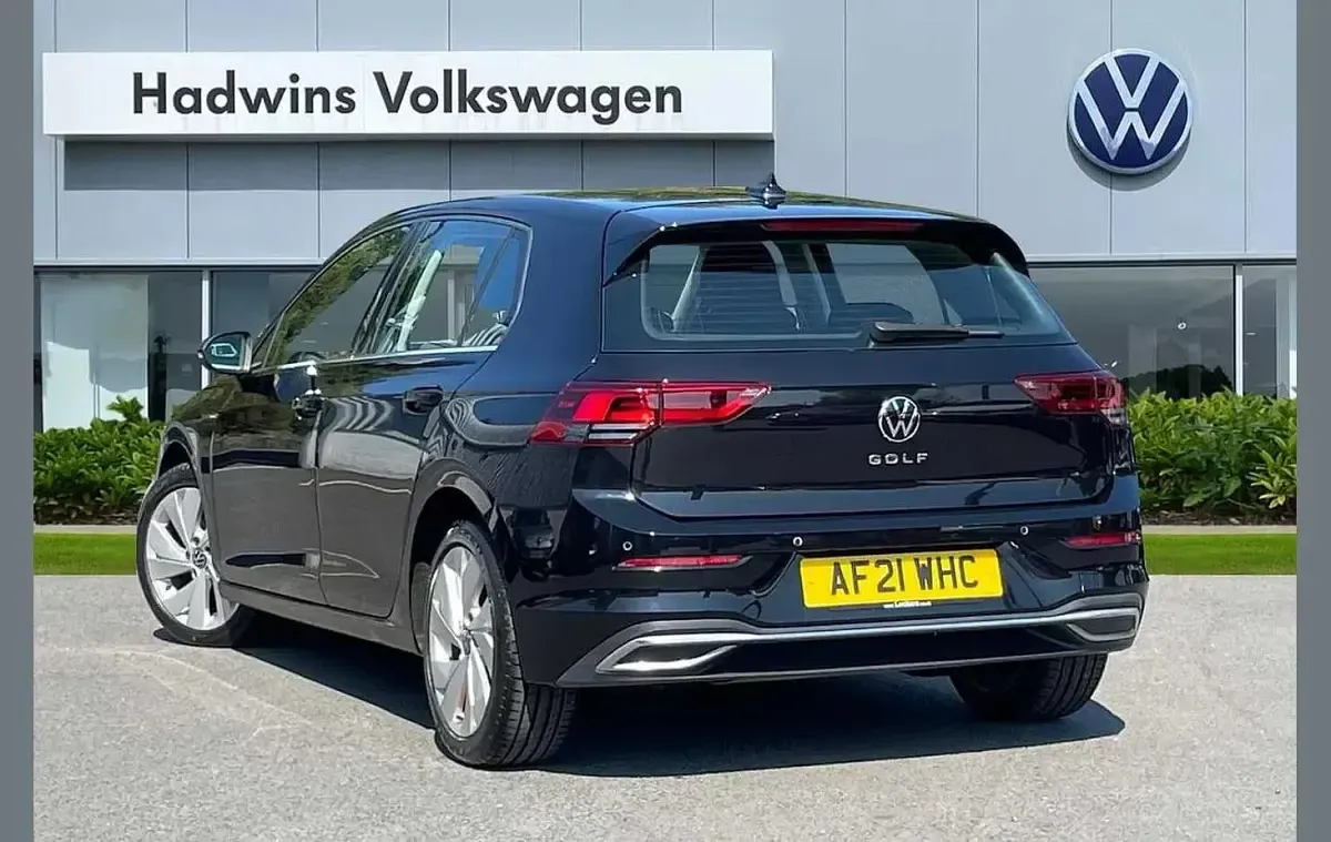 Used VW Golf VIII Style 147 HP (108 kW) 2021 Black Hatchback