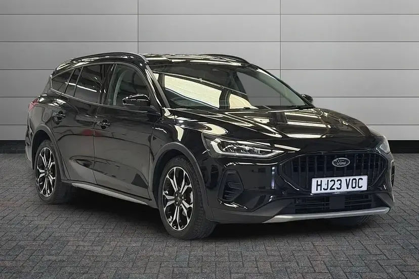 Used Ford Focus Active X 125 HP (91 kW) 2023 Black Estate
