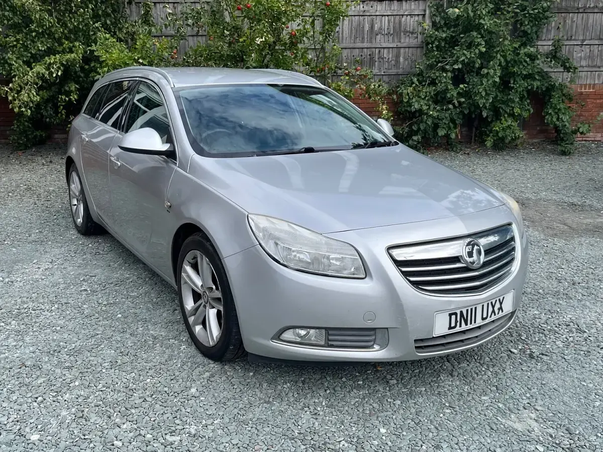 Used Vauxhall Insignia SRi 2011 Silver Estate