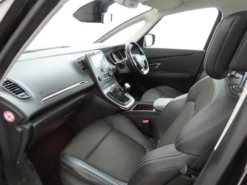 Used Renault Grand Scénic IV Dynamique 110 HP (80 kW) 2017 Black MPV