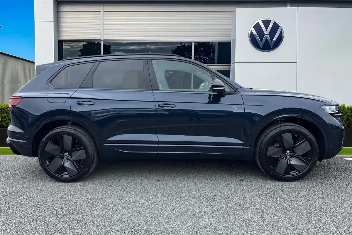 New VW Touareg Edition 286 HP (210 kW) 2026 Blue SUV