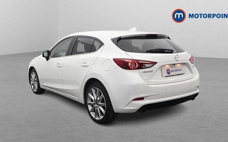 Used Mazda 3 Inclusive 120 HP (88 kW) 2018 White Hatchback