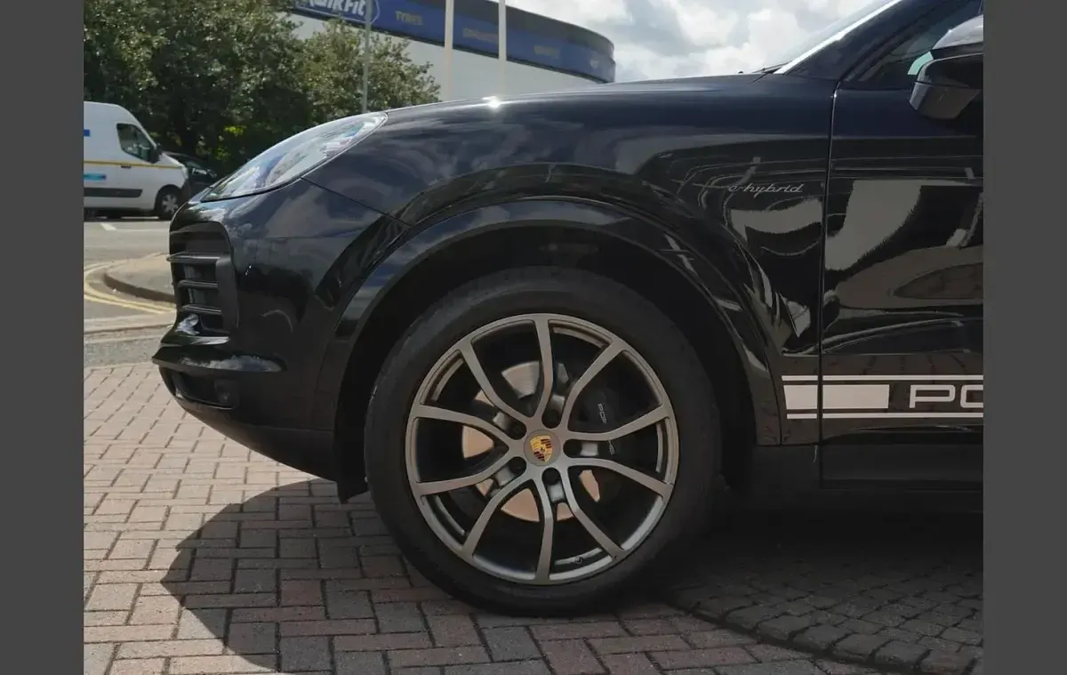 Used Porsche Cayenne Platinum Edition 456 HP (335 kW) 2022 Black SUV