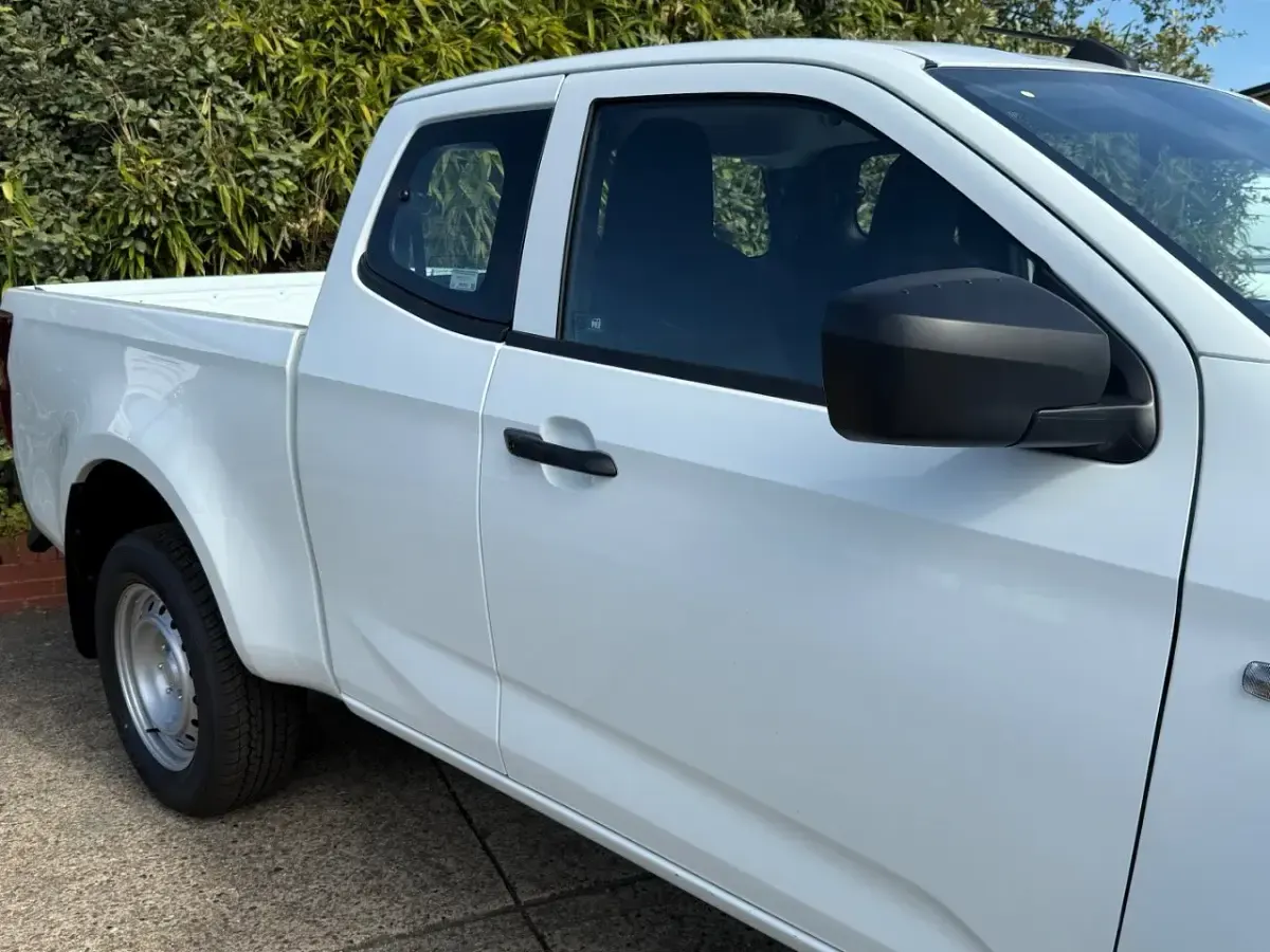 New Isuzu D-Max 2026 White Pickup