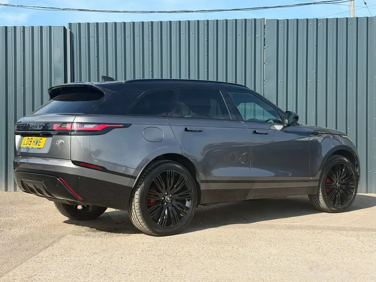 Used Land Rover Range Rover Velar R-Dynamic 241 HP (177 kW) 2019 Grey SUV
