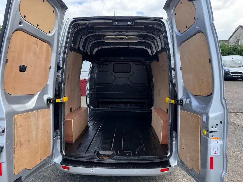 Used Ford Transit Custom Limited 130 HP (95 kW) 2023 Silver Van