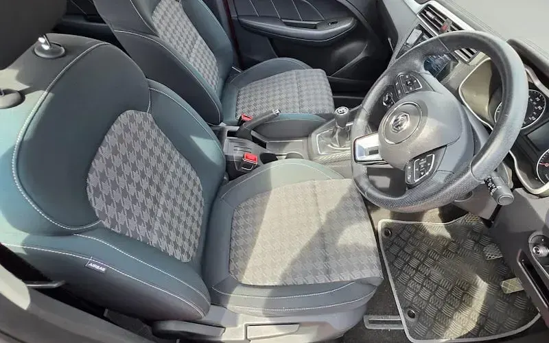 Used MG ZS Excite 106 HP (77 kW) 2018 Red SUV