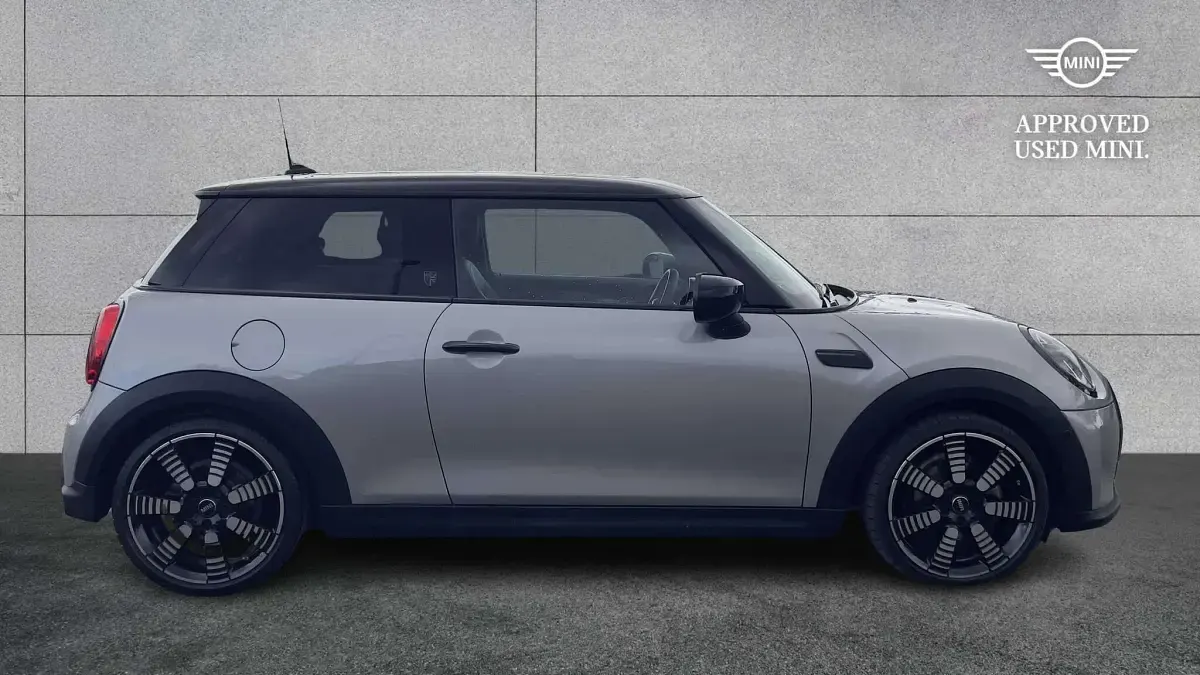 Used Mini Cooper Exclusive 134 HP (98 kW) 2023 Silver Hatchback