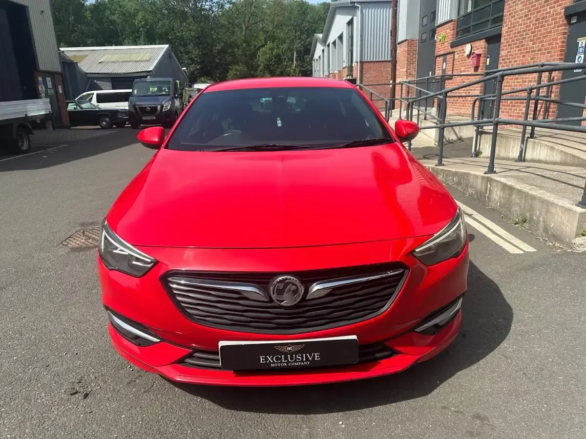 Używany Vauxhall Insignia SRi 2018 Czerwony Hatchback