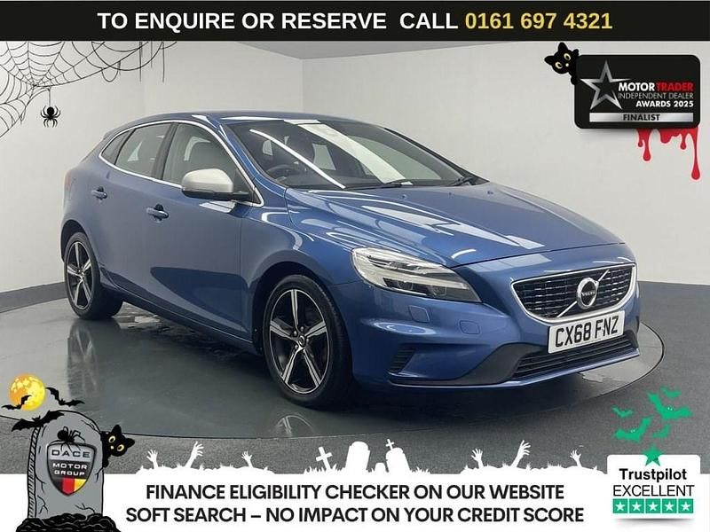 Blue Used 2018 Volvo V40 R-Design Estate | £10,270 (Fair price) - Image 1/3