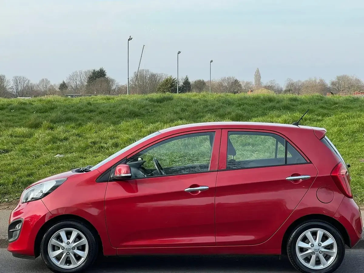 Used Kia Picanto 2013 Red Hatchback