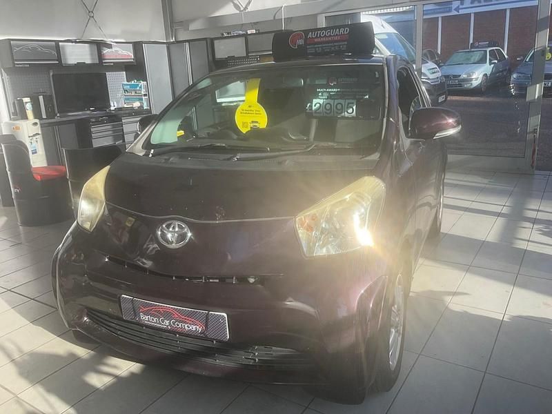 Used Toyota iQ 2010 Mauve/purple Hatchback