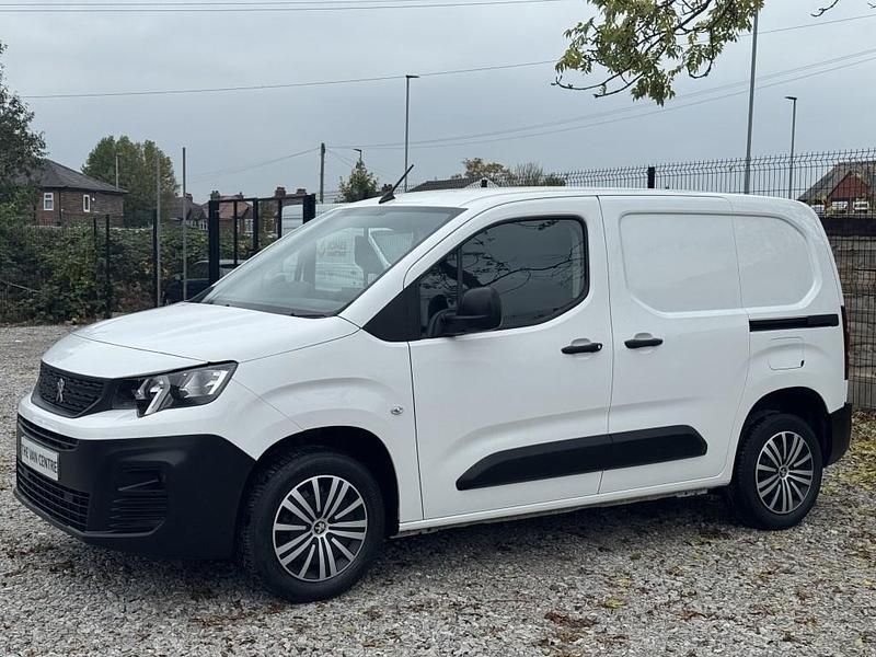 Used Peugeot Partner 2021 White MPV