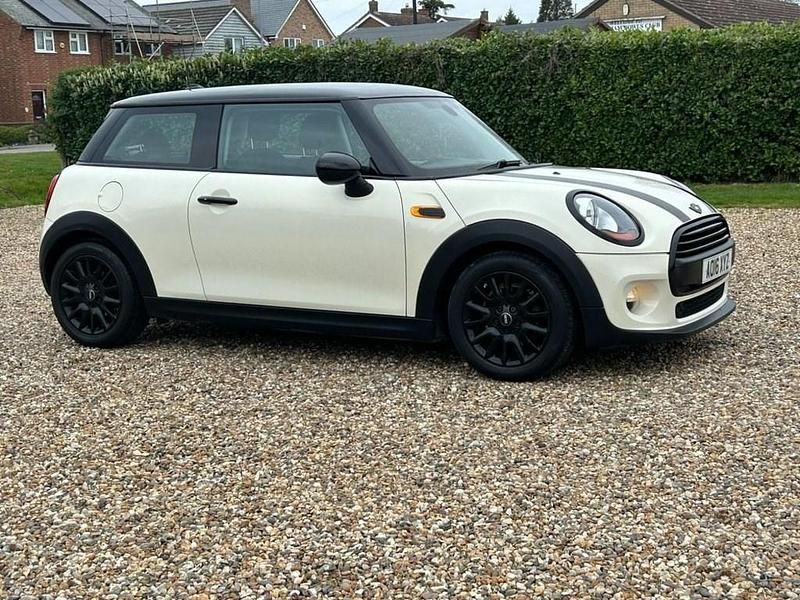 Usado Mini ONE Hatch 102 CV (75 kW) 2016 Blanco Utilitario