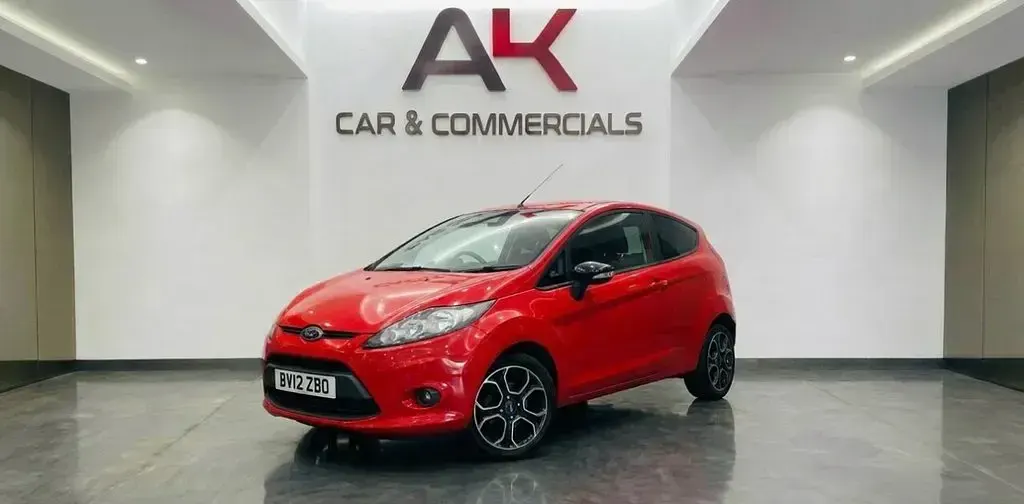 Used Ford Fiesta Style 82 HP (60 kW) 2012 Red Hatchback