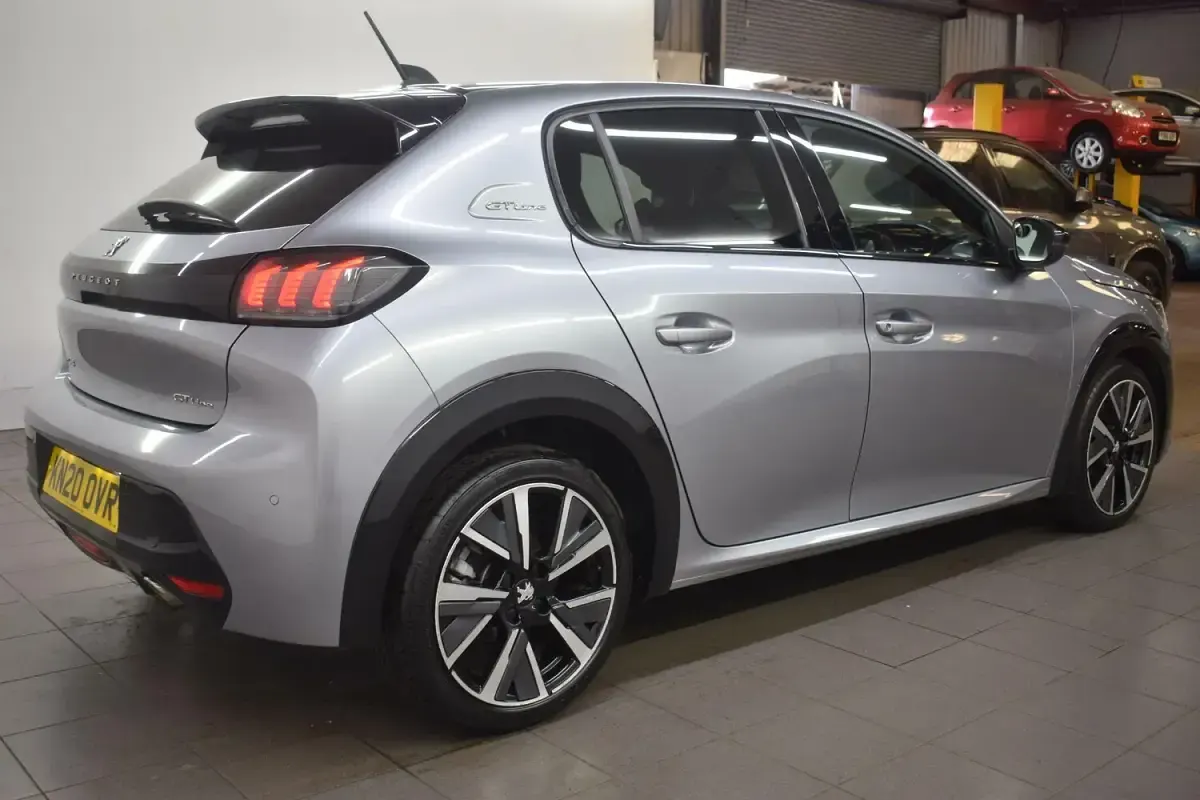 Used Peugeot 208 GT-line 100 HP (73 kW) 2020 Grey Hatchback