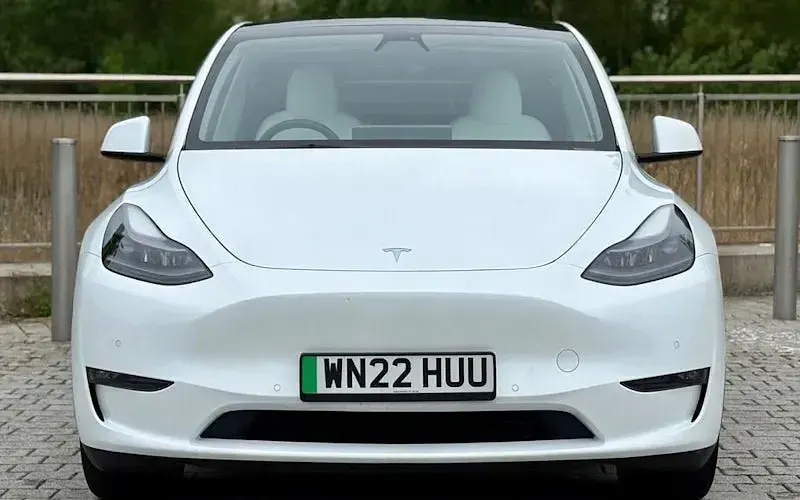 Używany Tesla Model Y Long Range AWD 286 kW (389 KM) 2025 SUV