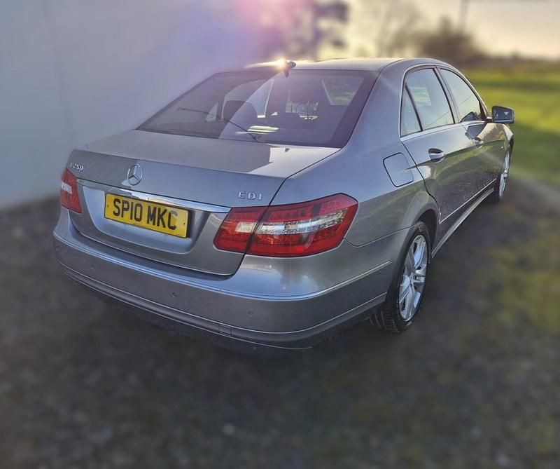 Usado Mercedes E250 Avantgarde 2010 Prateado Sedan