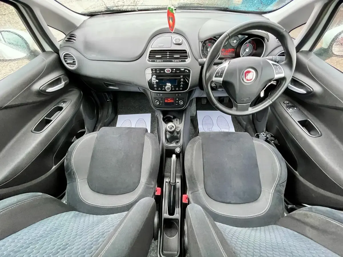 Used Fiat Punto Easy Plus 69 HP (50 kW) 2016 White Hatchback