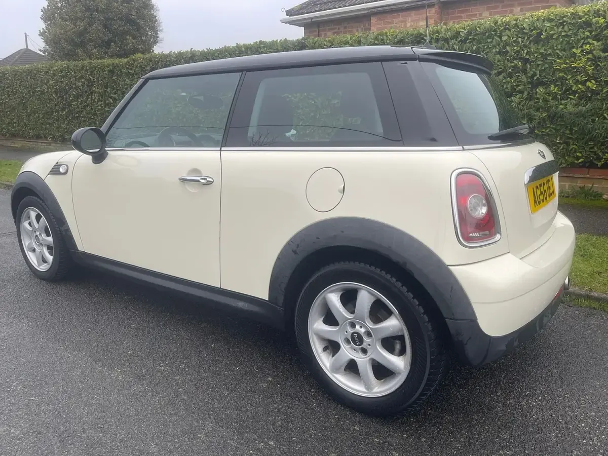 Used Mini Cooper 2007 White Hatchback