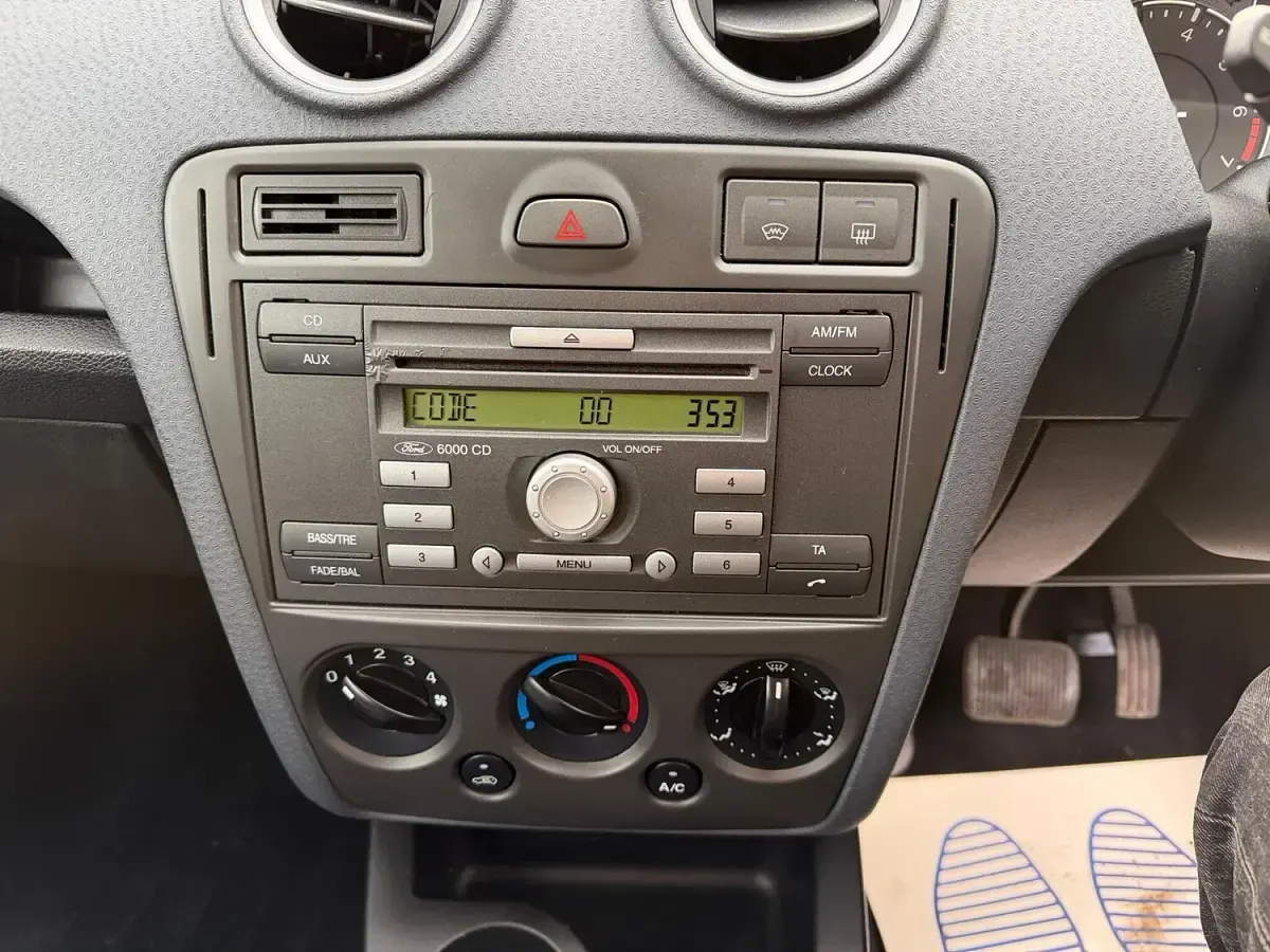 Used Ford Fusion Style 80 HP (58 kW) 2010 Blue Hatchback