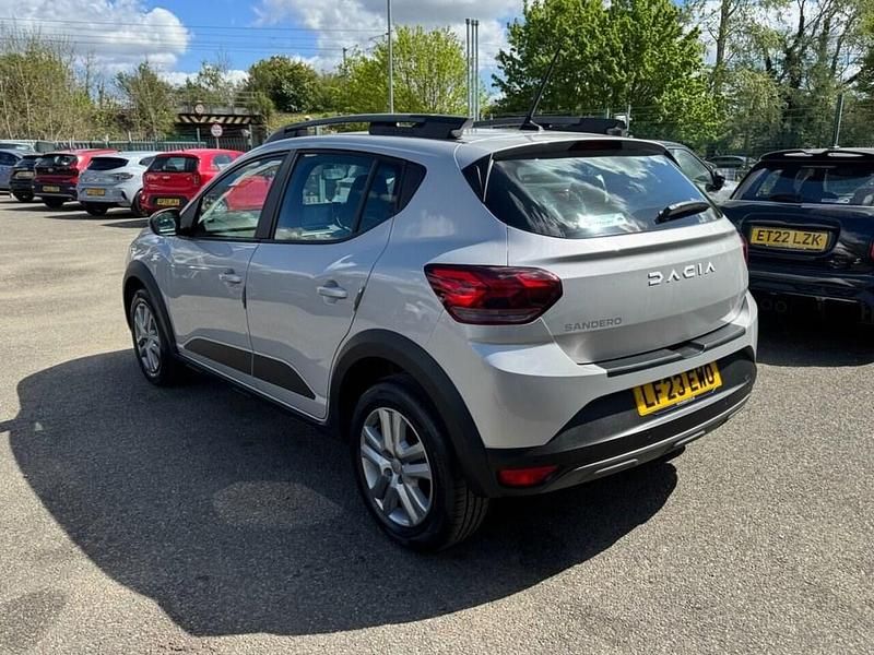 Begagnad Dacia Sandero Expression 2023 Grå Halvkombi