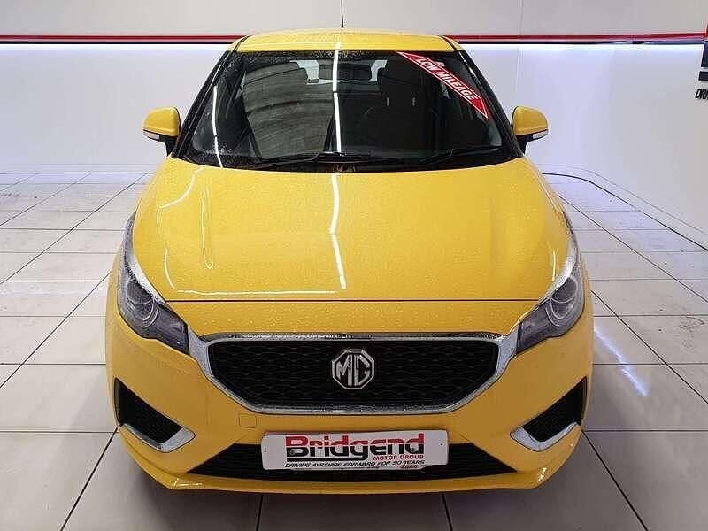 Used MG MG3 Exclusive 106 HP (77 kW) 2022 Yellow Hatchback