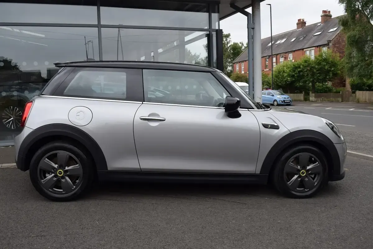 Used Mini Cooper S Hatch 135 kW (184 HP) 2023 Silver Hatchback