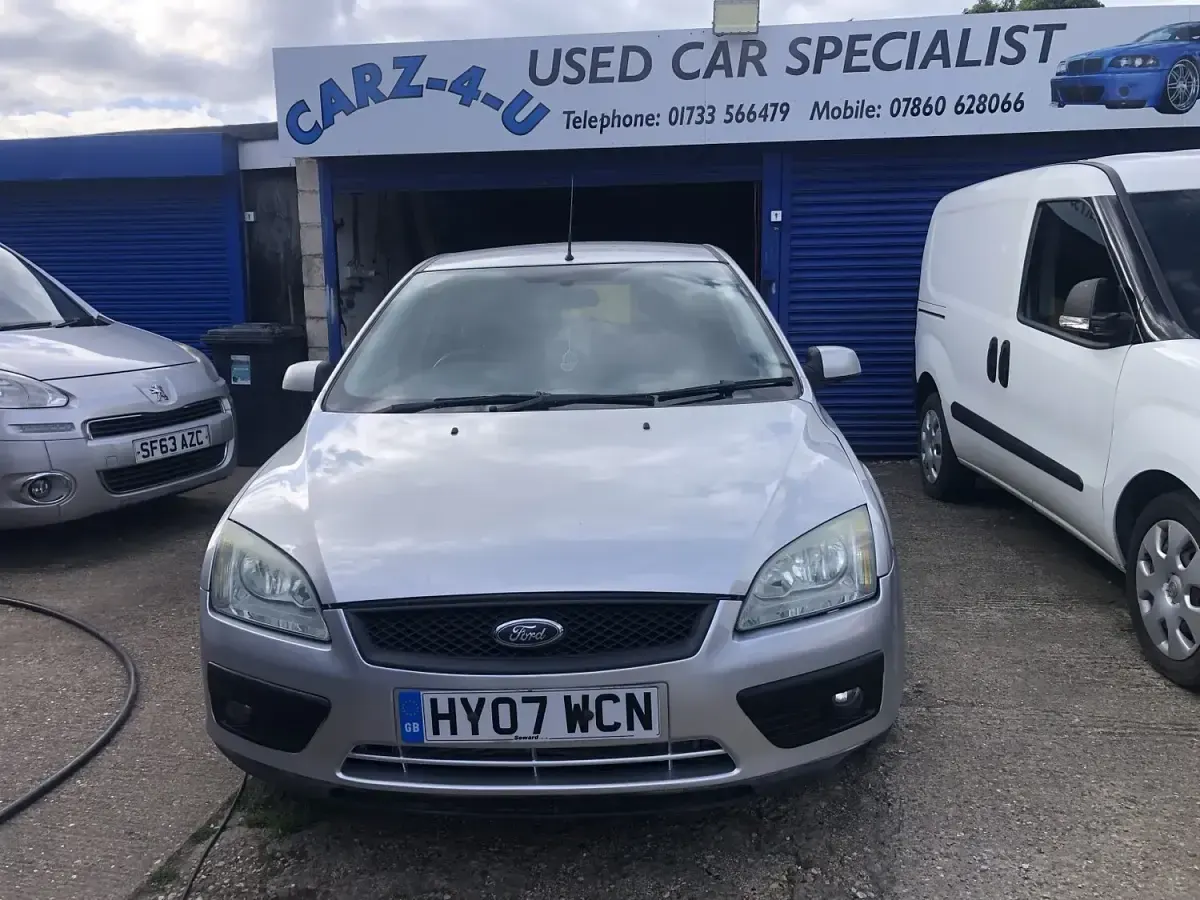 Used Ford Focus 100 HP (73 kW) 2007 Silver Hatchback