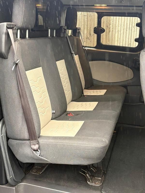 Used Ford Transit Custom Limited 130 HP (95 kW) 2018 Blue Estate