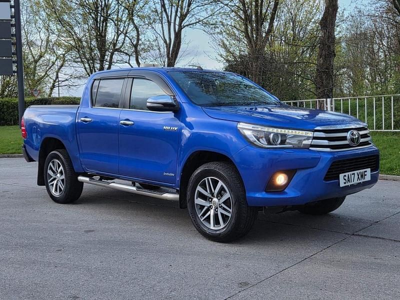 Usado Toyota HiLux 150 HP (110 kW) 2017 Azul Pickup