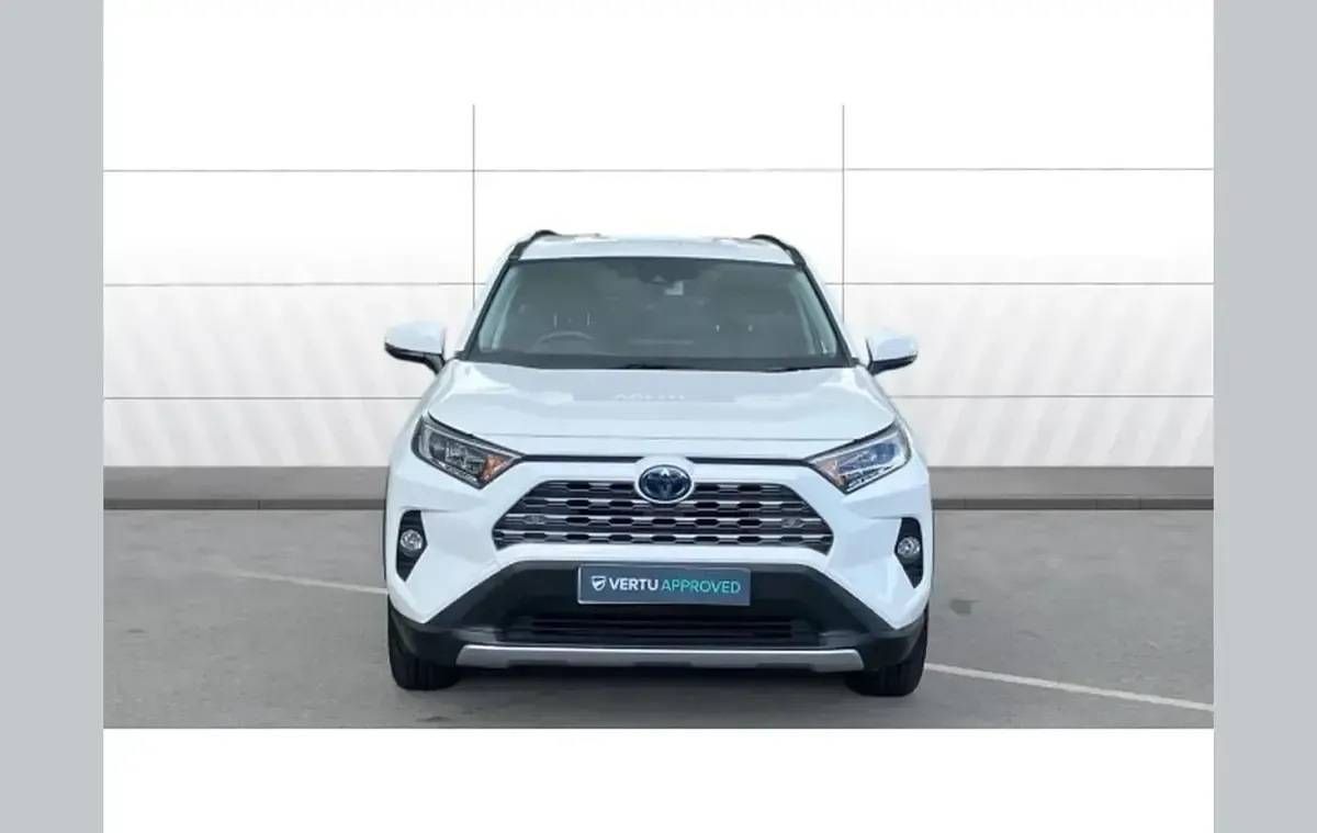 Used Toyota RAV4 Hybrid Design 218 HP (160 kW) 2019 White SUV