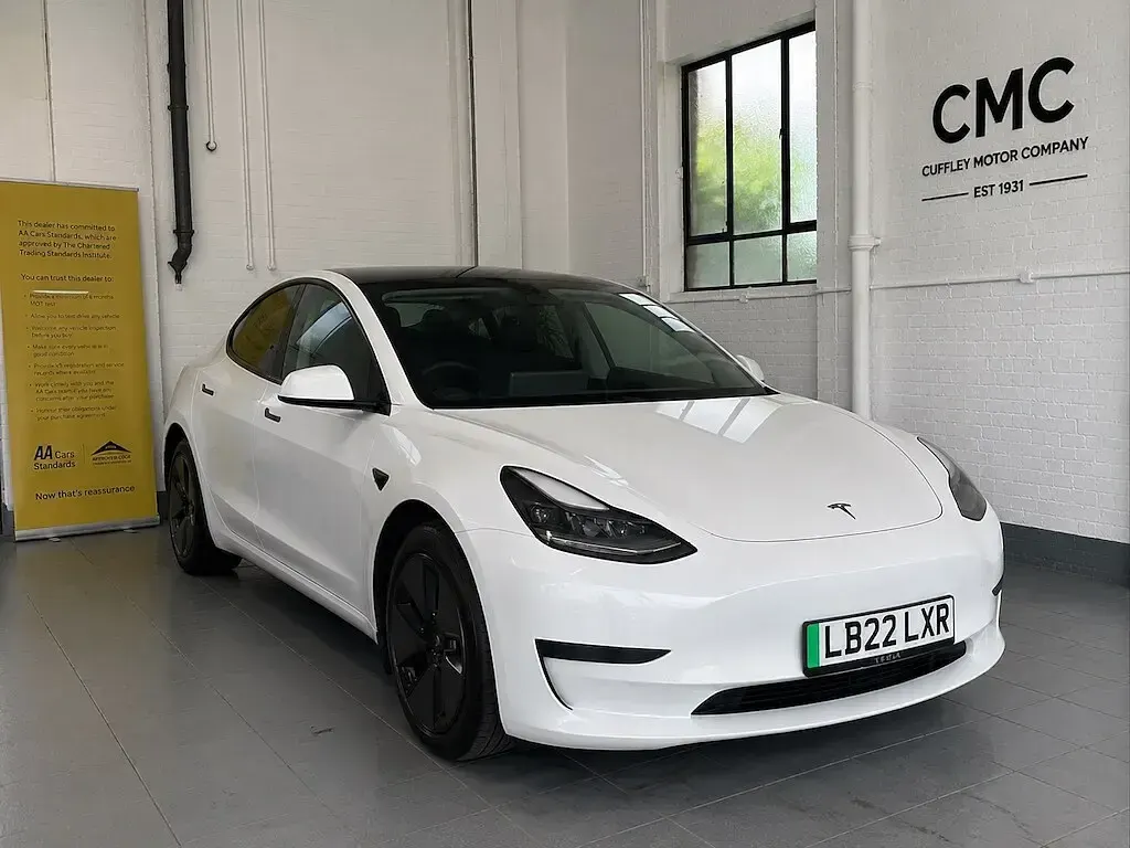 Used Tesla Model 3 RWD 208 kW (283 HP) 2022 White Sedan