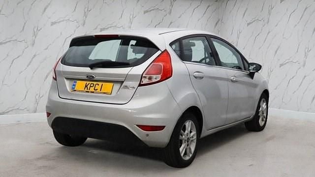 Used Ford Fiesta Zetec 82 HP (60 kW) 2015 Silver Hatchback