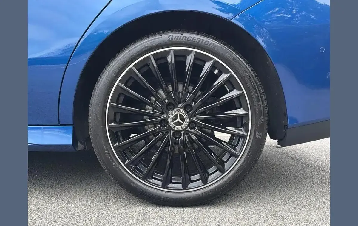Used Mercedes CLA180 AMG Line Premium Plus 134 HP (98 kW) 2024 Blue Sedan